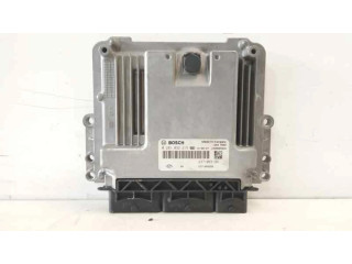 Блок управления двигателя 0281032215   Dacia Logan I