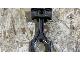 Píst 784323704, 111213690 BMW 5 F10 F11 pro benzínový motor 4.4