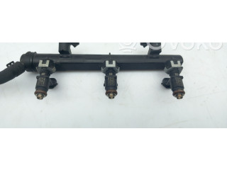 Vstřikovací lišta 04C133313   Seat Ibiza IV (6J,6P)    CHYB 