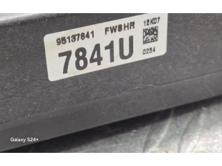 Pojistková skříňka 95137841 Opel Antara 2012