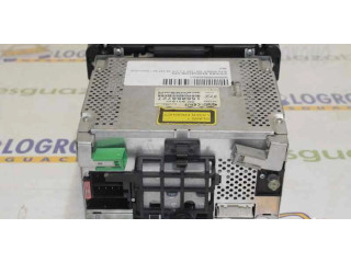 Радио/ проигрыватель CD/DVD / навигация