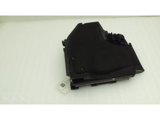 Другая деталь отсека двигателя