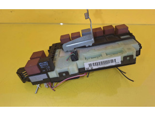 Блок предохранителей 7700415565 Renault Clio II