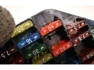 Блок предохранителей 4736930, 4736930 Saab 9-5