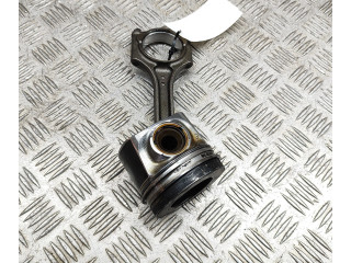  Поршень D 4204 T14 31430898, 31375187  Volvo V60  