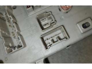 Pojistková skříňka 8198050030, 0665004650 Toyota Land Cruiser (J120) 2004