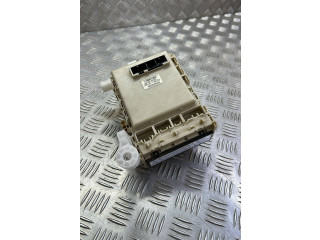 Pojistková skříňka 8273005C80 Toyota Avensis T270 2014