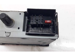 Радио/ проигрыватель CD/DVD / навигация