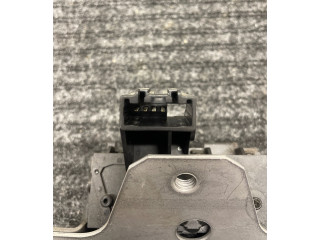 Zámek zadních dveří 70849464 Volvo V50 2008