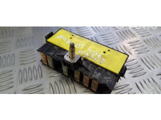 Блок предохранителей 9636079380 Peugeot 406