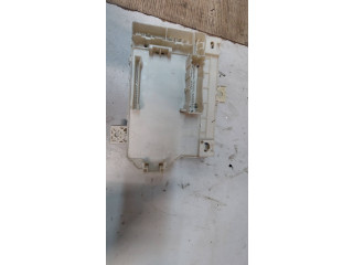 Блок предохранителей MN108319 Mitsubishi Colt