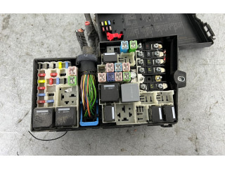 Блок предохранителей 31270682, 08676948   Volvo V50    