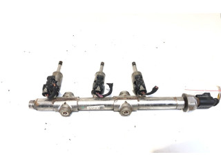 Топливная рампа 04E906036AE Skoda Fabia Mk3 (NJ)