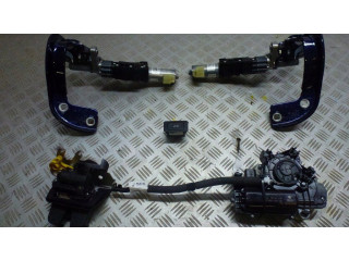 Притягиватель задней крышки