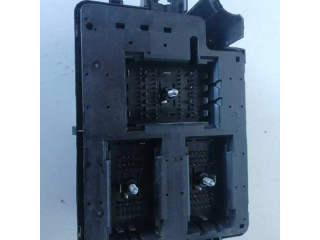 Блок предохранителей 95180488   Chevrolet Aveo    