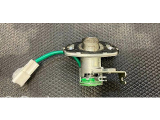 Zámek zadních dveří 6905533490   Lexus ES 300h 2014