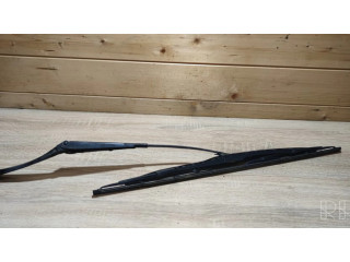 Стеклоочиститель лобового стекла