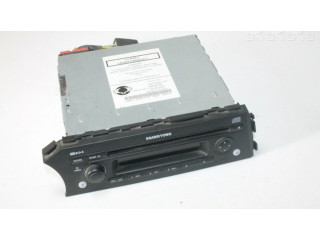 Радио/ проигрыватель CD/DVD / навигация