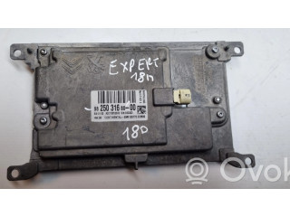 Дисплей 9825031680 Peugeot Expert