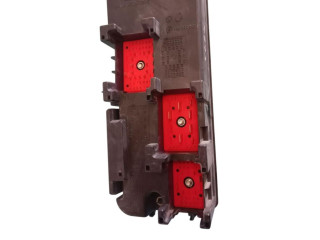 Блок предохранителей 13112918 Opel Vectra C