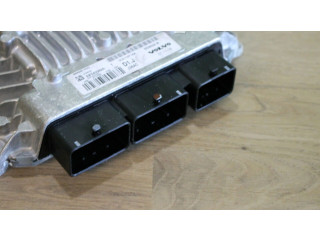 Блок управления двигателя 31211071   Volvo V50