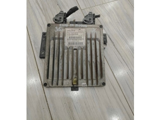 Блок управления двигателем Блок управления 8200399038   Renault Clio III