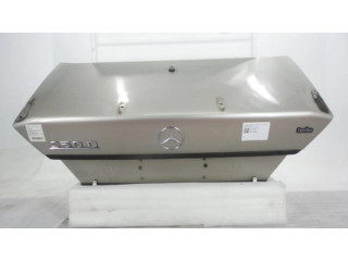 Задняя крышка (багажника)