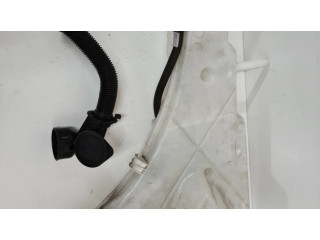 Бачок оконной жидкости