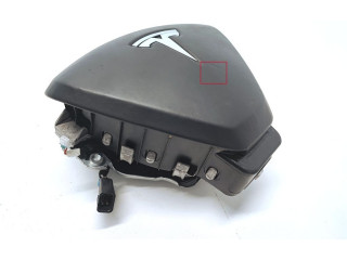 Подушка безопасности водителя 1036779-01-B Tesla Model S