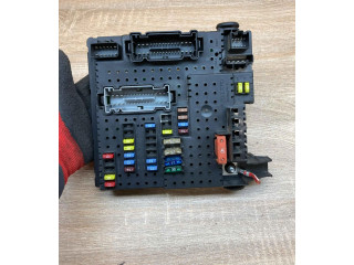 Блок предохранителей 30728512, 28017881 Volvo S60