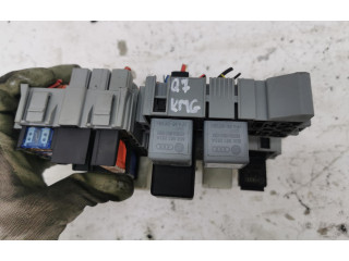   Pojistková skříňka 7L0937576B   Audi Q7 4L 2012