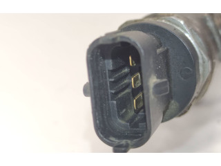 Топливная рампа 30777759, 009845L3   Volvo V70  