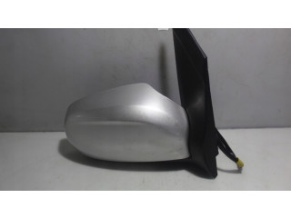 Зеркало электрическое Mazda MPV II LW 1999 - 2007 года