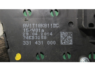 Радио/ проигрыватель CD/DVD / навигация