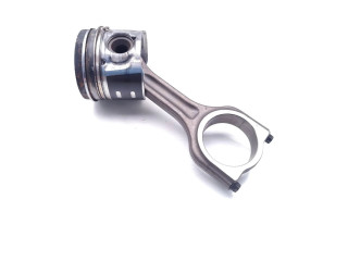 Поршень с шатуном Y6 Y6 Mazda 3 II