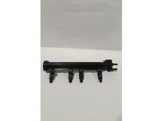 Топливная рампа 06A133317A   Audi A3 S3 8L  