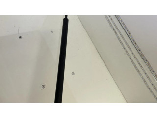 Амортизатор капота двигателя