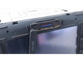 Радио/ проигрыватель CD/DVD / навигация