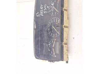 Přístrojová deska Volkswagen PASSAT B3 1990 81117621