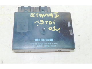 Комплект блоков управления 038906018GM   Skoda Octavia Mk1 (1U)