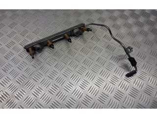 Vstřikovací lišta 23250-0T030 Toyota Corolla E140 E150