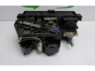 Pojistková skříňka Спидометр (приборный щиток)    Nissan Micra 