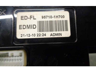 Дисплей    957101H700   KIA Ceed