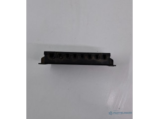 Блок предохранителей 9162323   Volvo S60    