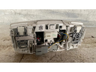 Фонарь освещения передних мест