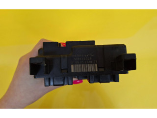 Блок предохранителей  518322326, 8637841   Volvo V70    