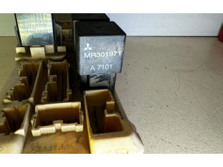 Блок предохранителей 47637G12, 1716 Mitsubishi Galant