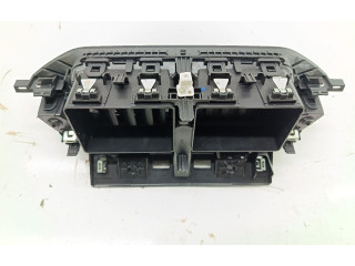 Блок управления климат-контролем 9823457080, 9823457180   Peugeot 2008 II