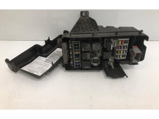 Блок предохранителей 30728132 Volvo S60