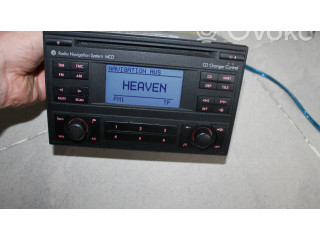 Радио/ проигрыватель CD/DVD / навигация